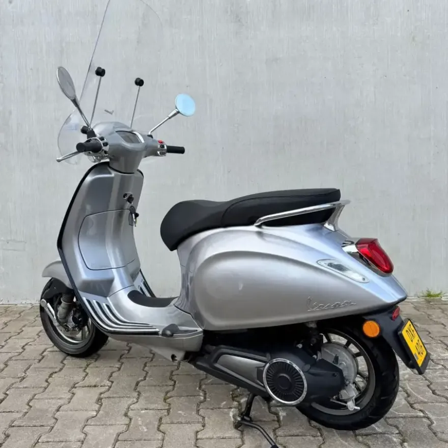 BTW-voertuig Vespa Elettrica Grey/Black DXF-40-F