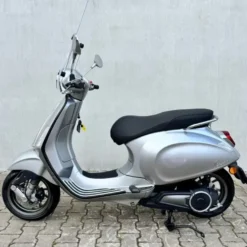 BTW-voertuig Vespa Elettrica Grey/Black DXF-40-F