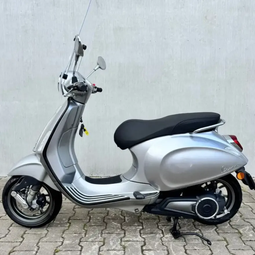 BTW-voertuig Vespa Elettrica Grey/Black DXF-40-F