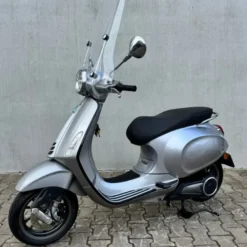 BTW-voertuig Vespa Elettrica Grey/Black DXF-40-F
