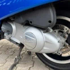SOLD BTW-voertuig Vespa GTS300 blauw 87-MG-PF