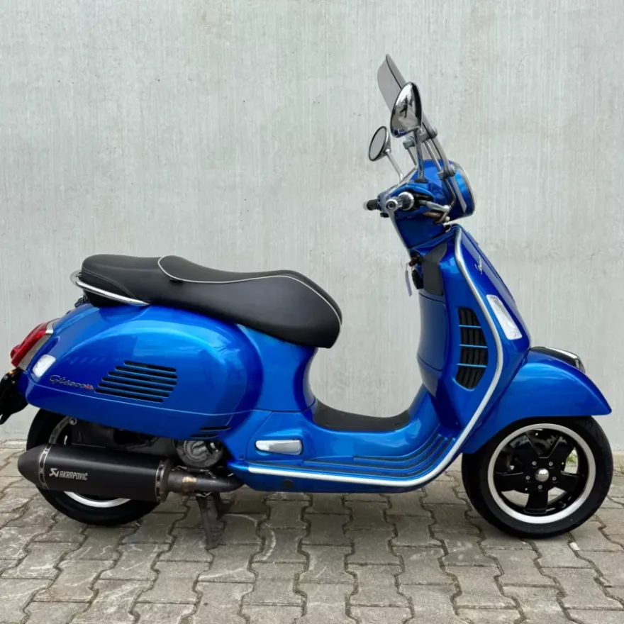 SOLD BTW-voertuig Vespa GTS300 blauw 87-MG-PF