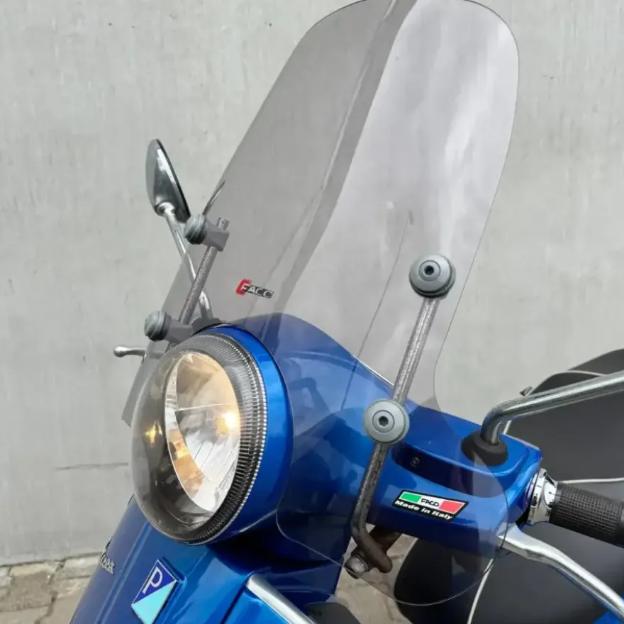SOLD BTW-voertuig Vespa GTS300 blauw 87-MG-PF