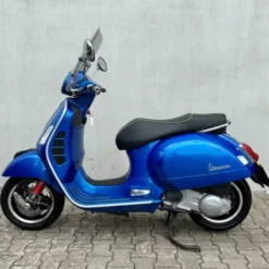SOLD BTW-voertuig Vespa GTS300 blauw 87-MG-PF