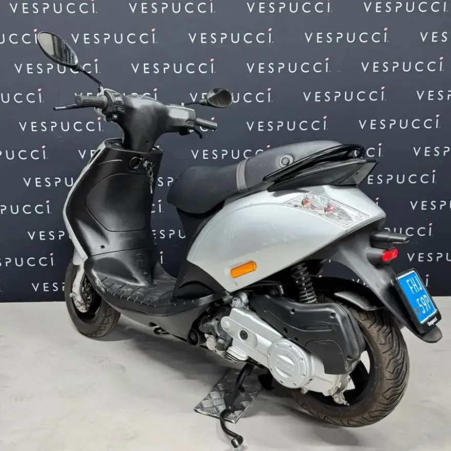 SOLD PIAGGIO Zip FHJ-59-P