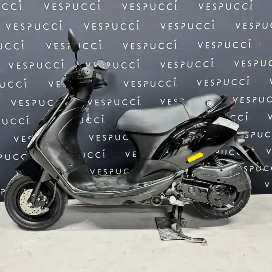 SOLD PIAGGIO Zip FHJ-57-P