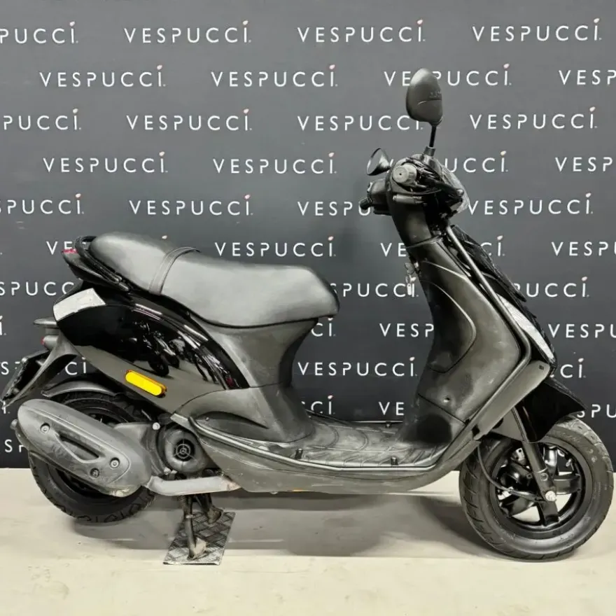 SOLD PIAGGIO Zip FHJ-57-P