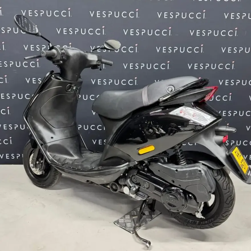SOLD PIAGGIO Zip FHJ-57-P