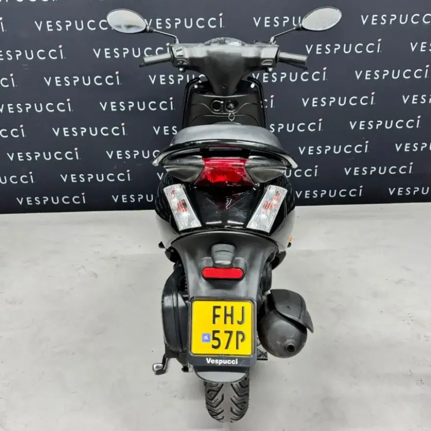 SOLD PIAGGIO Zip FHJ-57-P