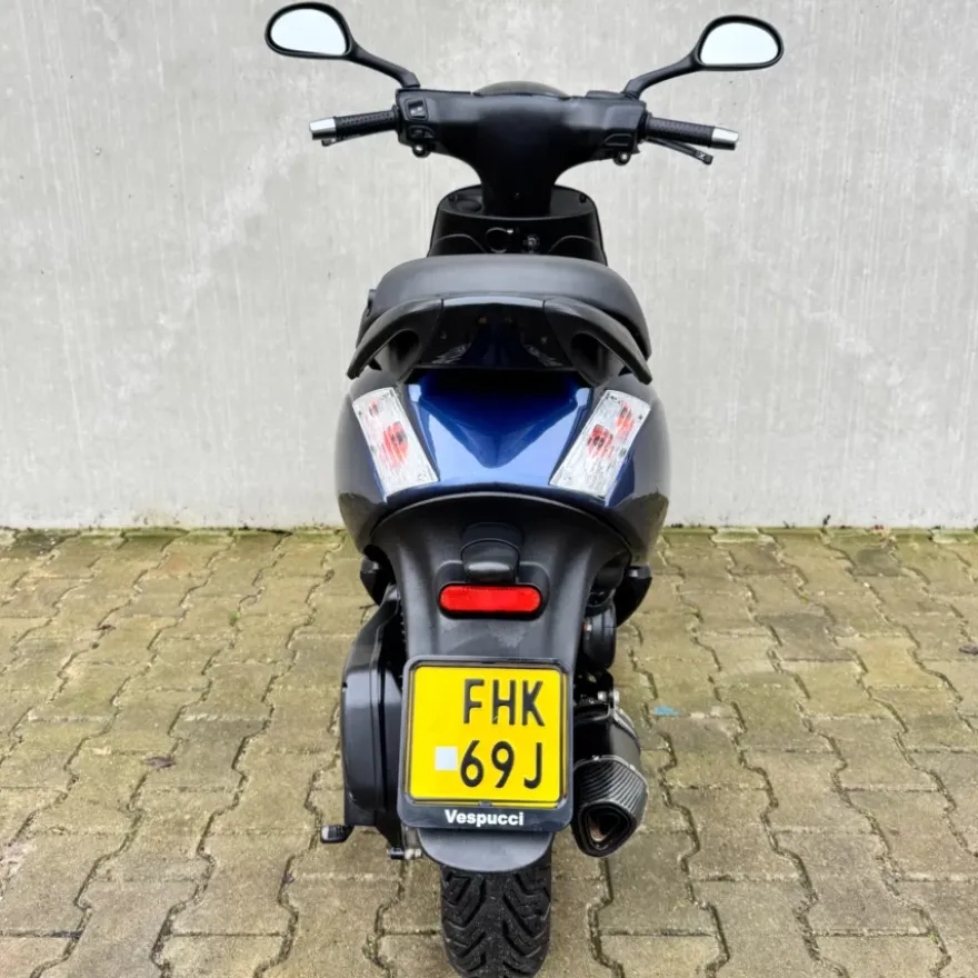 SOLD PIAGGIO Zip 45km/h FHK-69-J