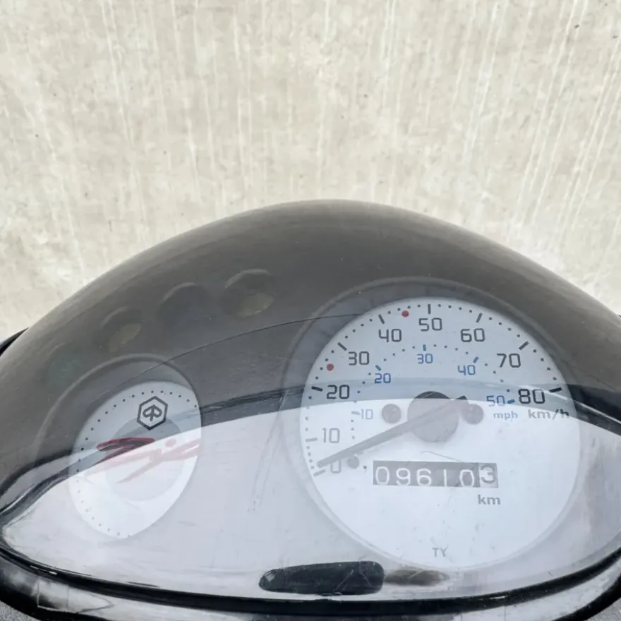 SOLD PIAGGIO Zip 45km/h FHK-69-J