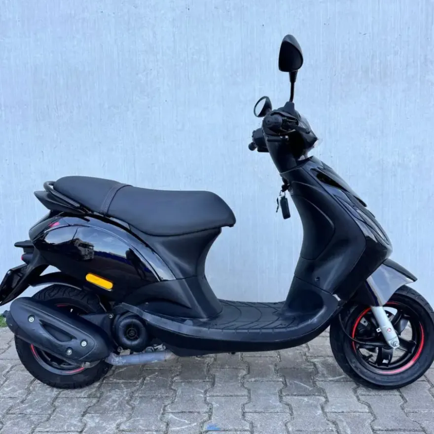 SOLD PIAGGIO Zip 25km/h FJB-16-P