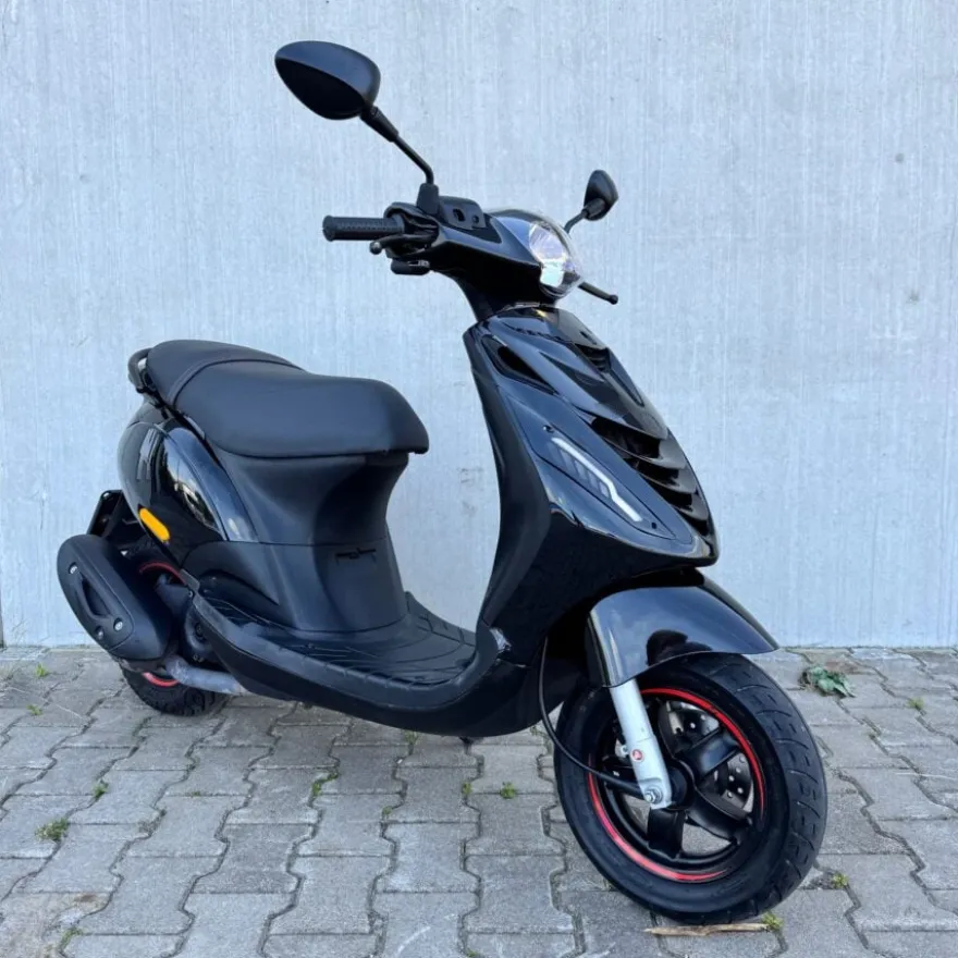 SOLD PIAGGIO Zip 25km/h FJB-16-P