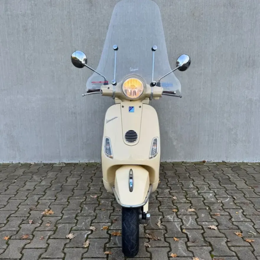 SOLD Vespa LX 50 D-343-RR