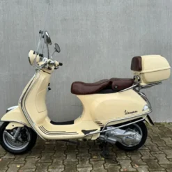 SOLD Vespa LXV 125 MV-ZN-63
