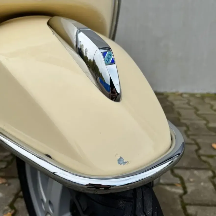 SOLD Vespa LXV 125 MV-ZN-63