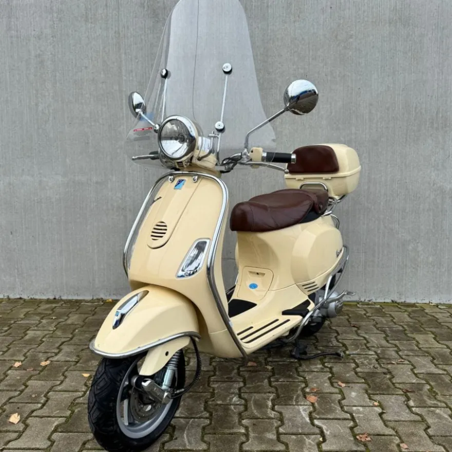 SOLD Vespa LXV 125 MV-ZN-63