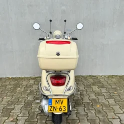 SOLD Vespa LXV 125 MV-ZN-63