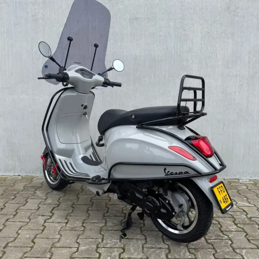SOLD Vespa Primavera Custom Chalk Grey/Krijt Grijs FFD-48-F