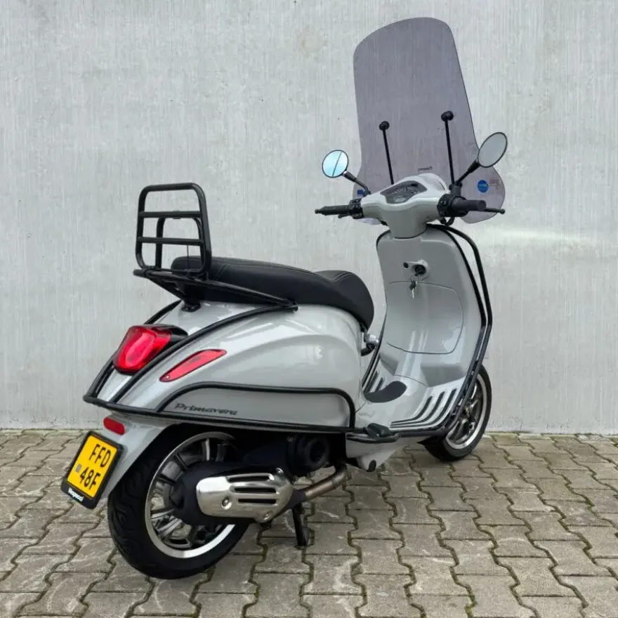 SOLD Vespa Primavera Custom Chalk Grey/Krijt Grijs FFD-48-F