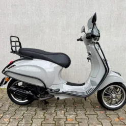 SOLD Vespa Primavera Custom Chalk Grey/Krijt Grijs FFD-52-F