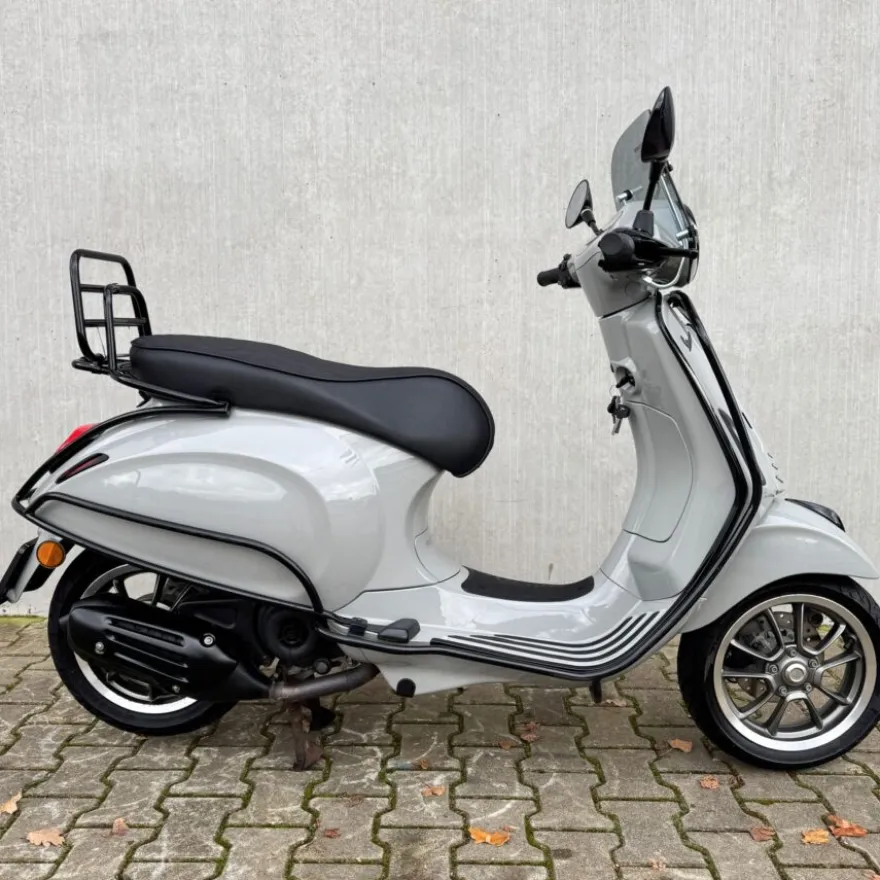 SOLD Vespa Primavera Custom Chalk Grey/Krijt Grijs FFD-52-F