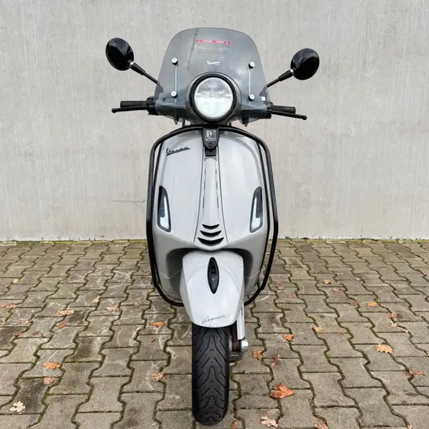SOLD Vespa Primavera Custom Chalk Grey/Krijt Grijs FFD-52-F