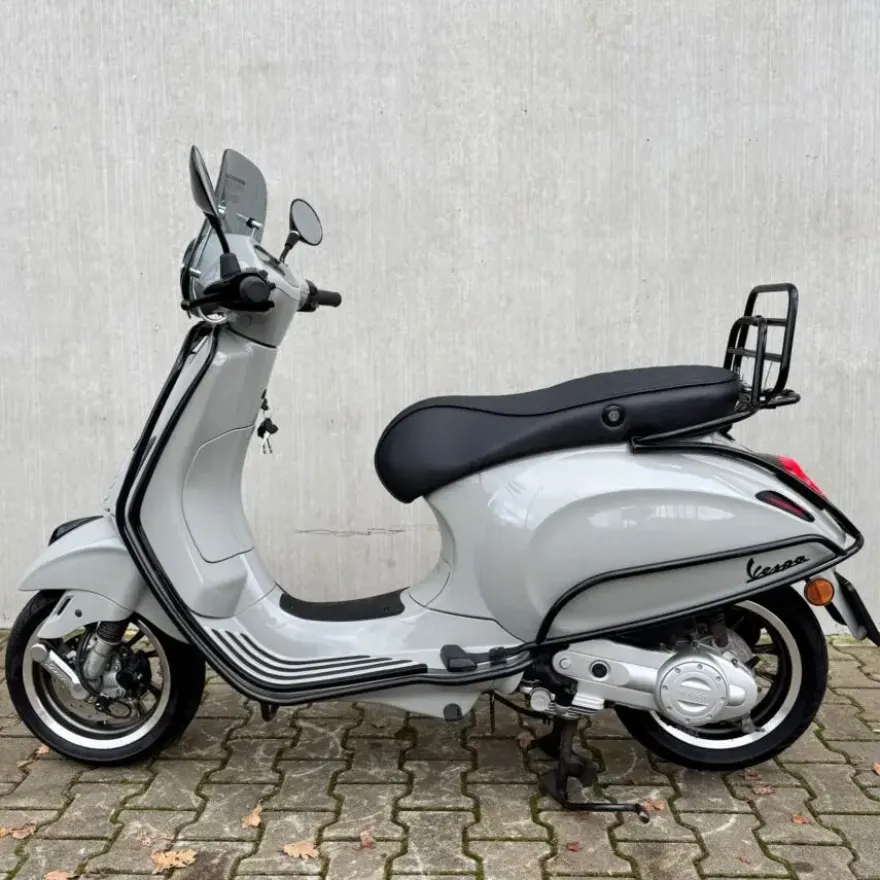 SOLD Vespa Primavera Custom Chalk Grey/Krijt Grijs FFD-52-F