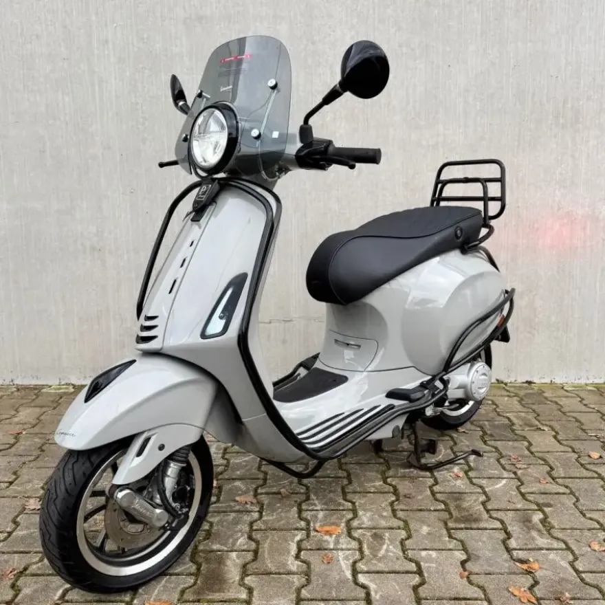 SOLD Vespa Primavera Custom Chalk Grey/Krijt Grijs FFD-52-F