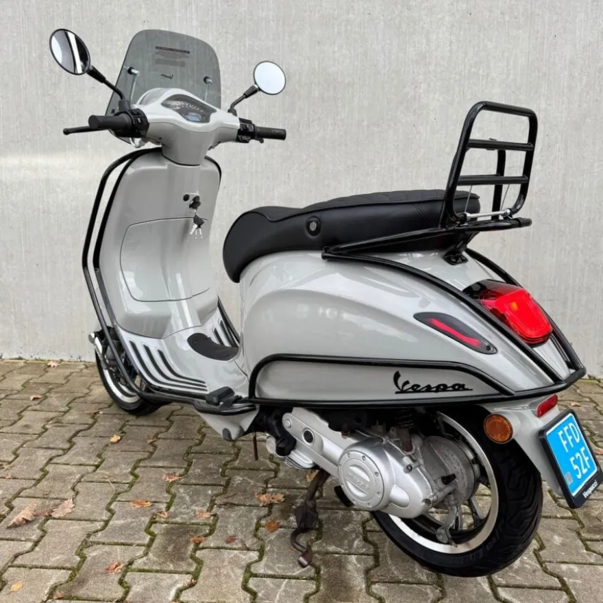 SOLD Vespa Primavera Custom Chalk Grey/Krijt Grijs FFD-52-F