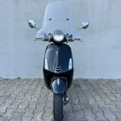 SOLD Vespa Primavera Glans zwart FJB-19-P