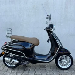 SOLD Vespa Primavera Glans zwart FJB-19-P