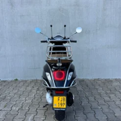 SOLD Vespa Primavera Glans zwart FJB-19-P