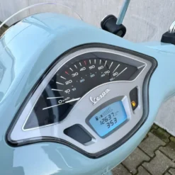 SOLD Vespa Primavera Ice Blue FHF-24-X