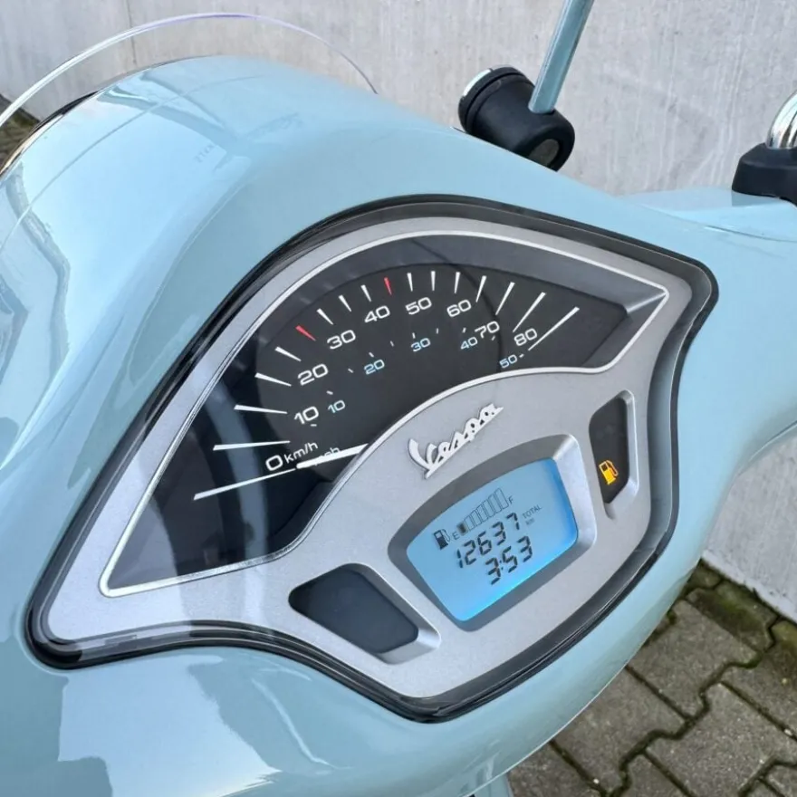 SOLD Vespa Primavera Ice Blue FHF-24-X