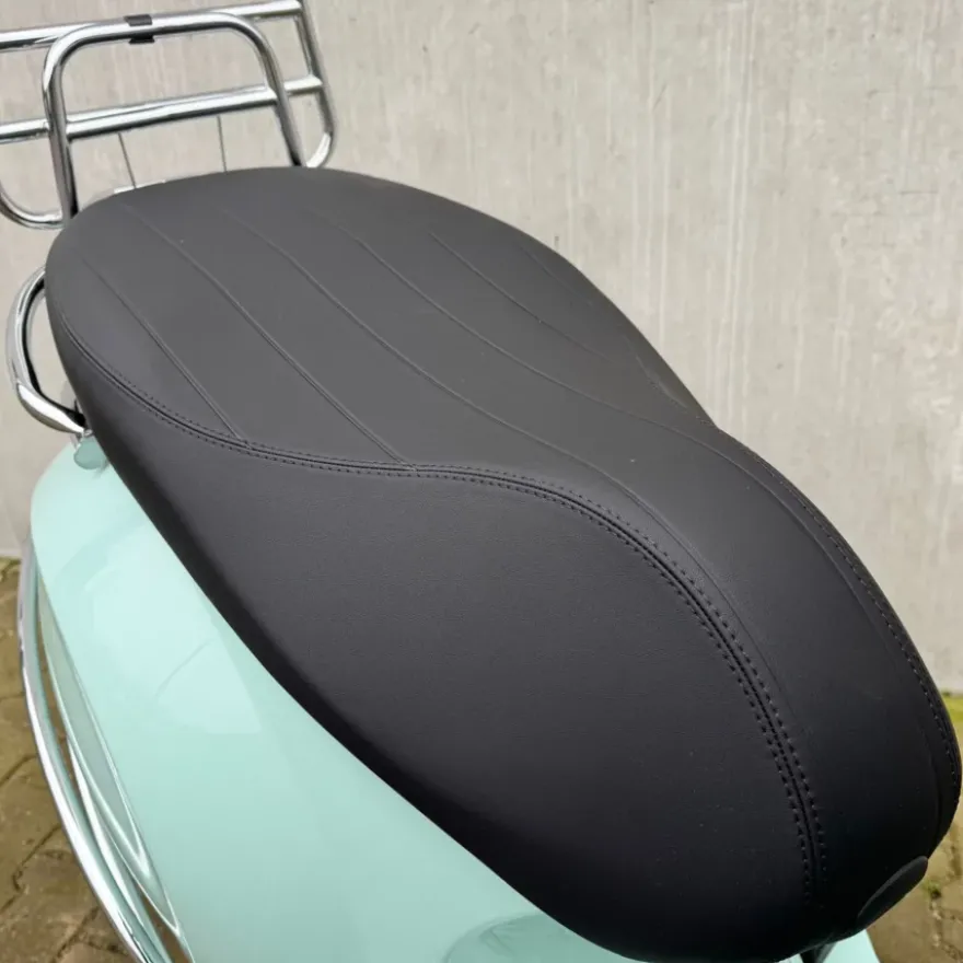 SOLD Vespa Primavera Verde Relax DTZ-74-T