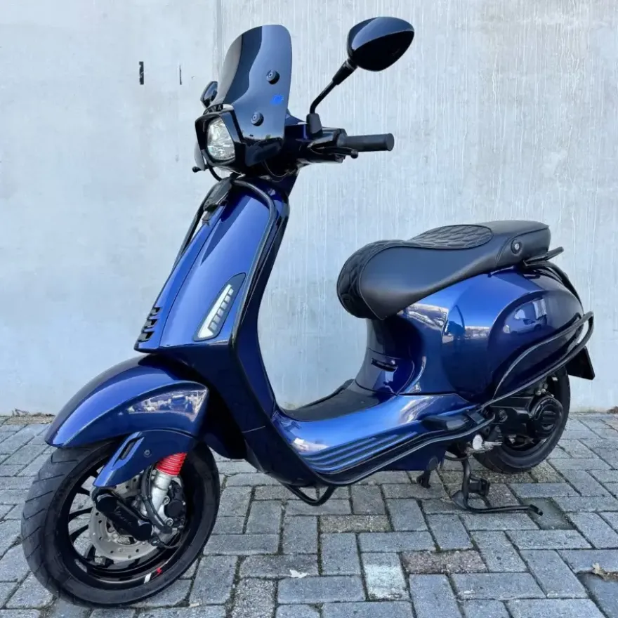 SOLD Vespa Sprint Custom Balmoral Blue FJG-11-T