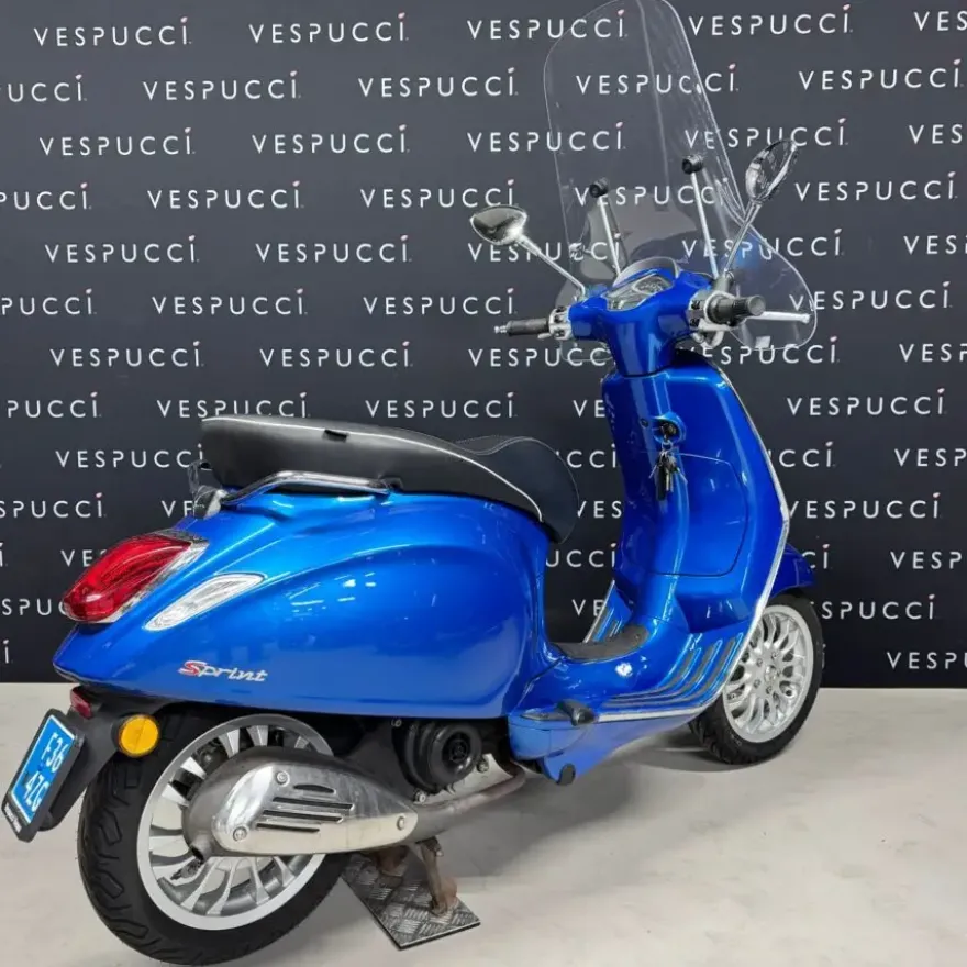 SOLD Vespa Sprint Glans Blauw F-364-ZG
