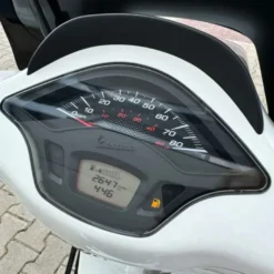 SOLD VESPA Sprint Glans wit FHG-87-R