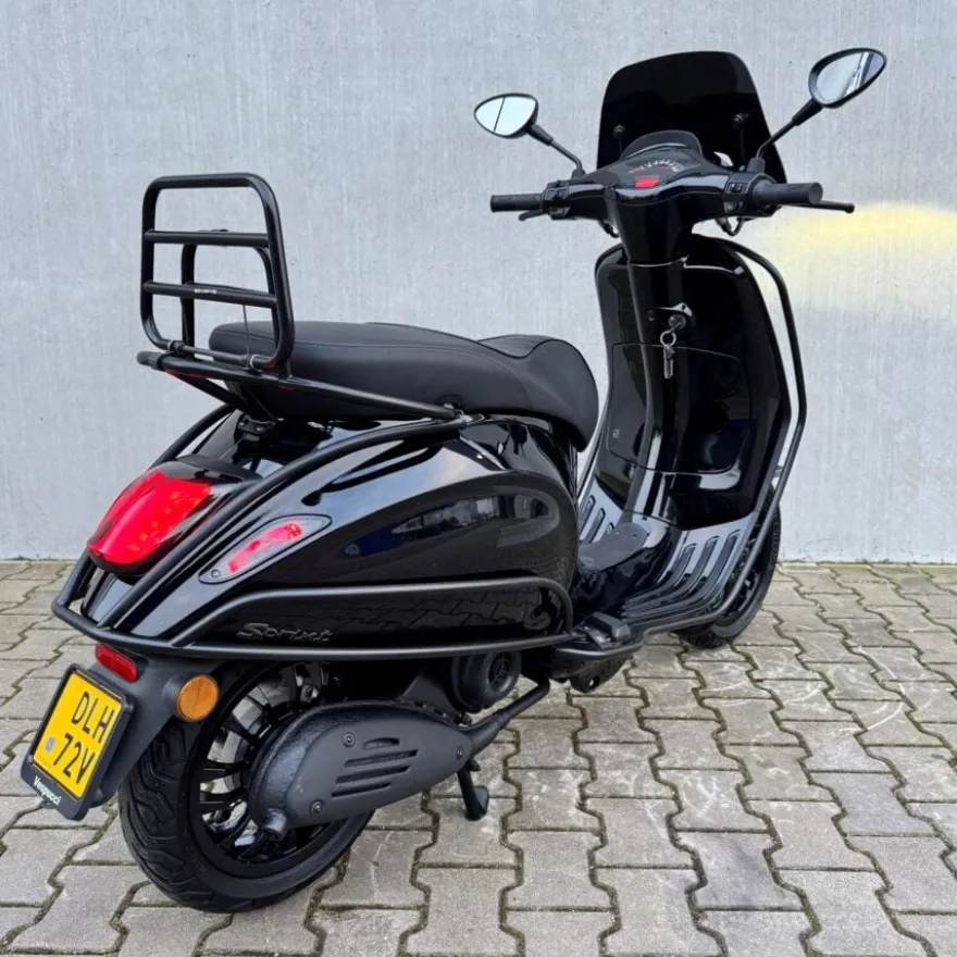SOLD Vespa Sprint Glans Zwart DLH-72-V