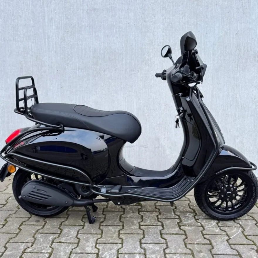 SOLD Vespa Sprint Glans Zwart DLH-72-V