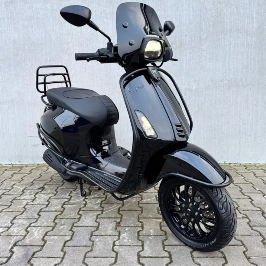 SOLD Vespa Sprint Glans Zwart DLH-72-V