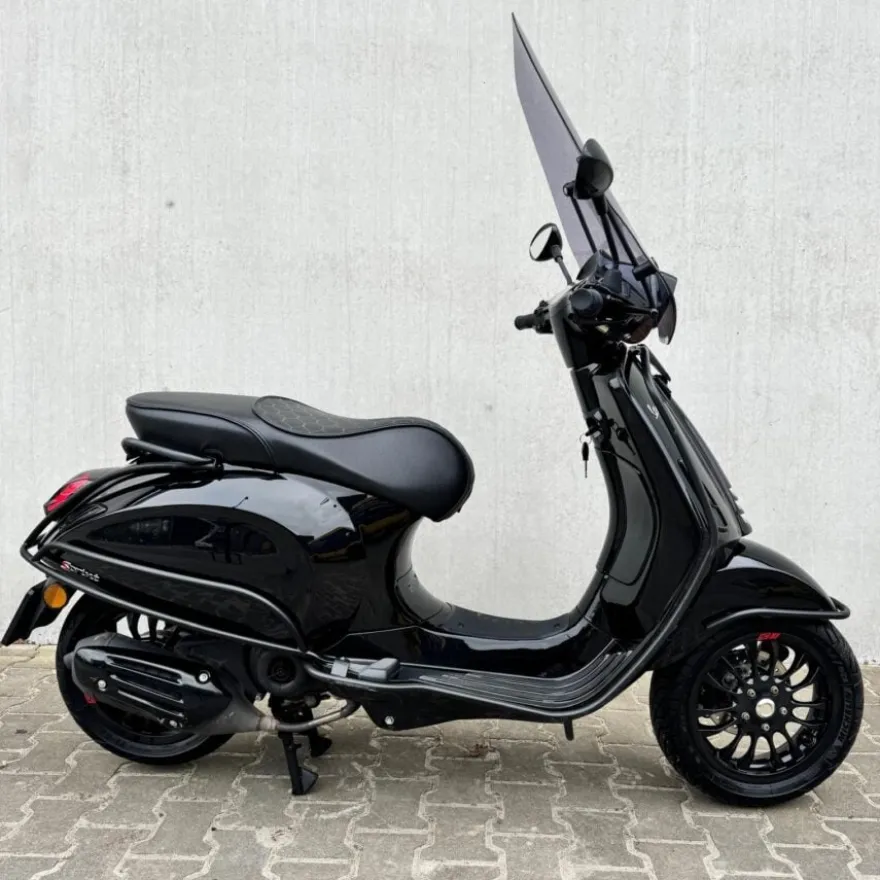 SOLD Vespa Sprint Glans Zwart DRF-53-P