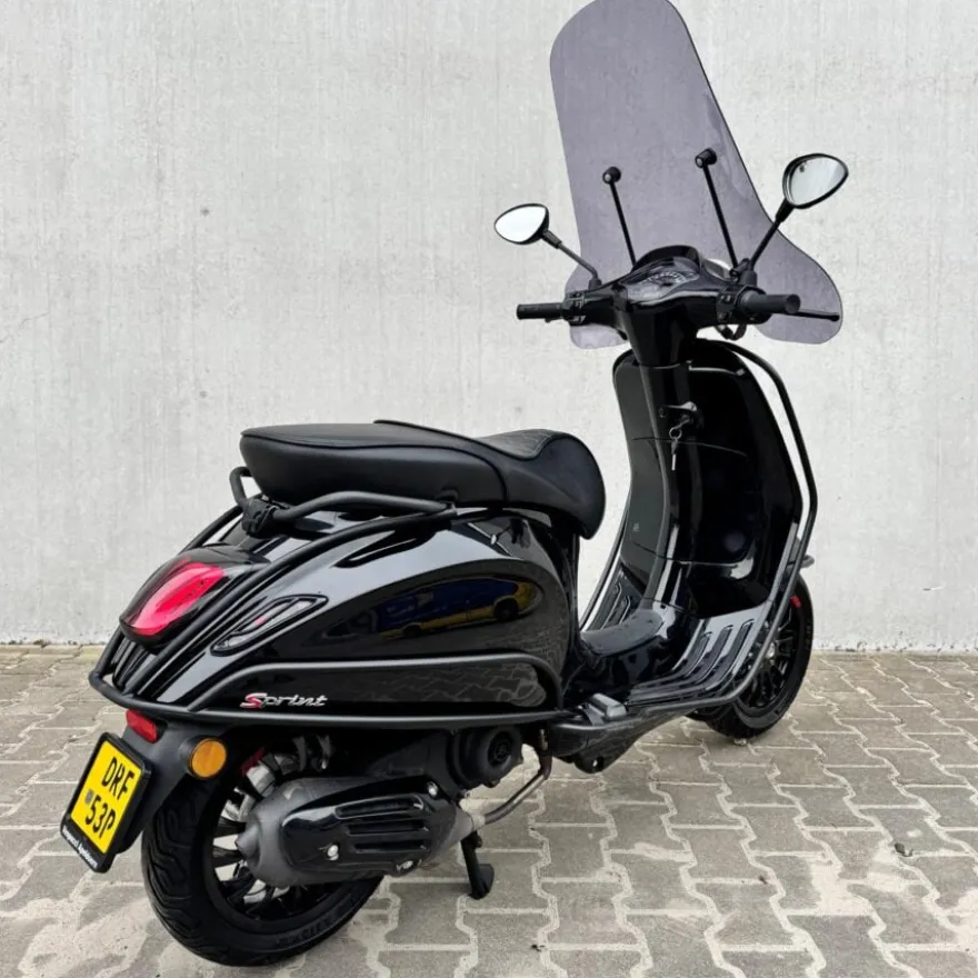 SOLD Vespa Sprint Glans Zwart DRF-53-P