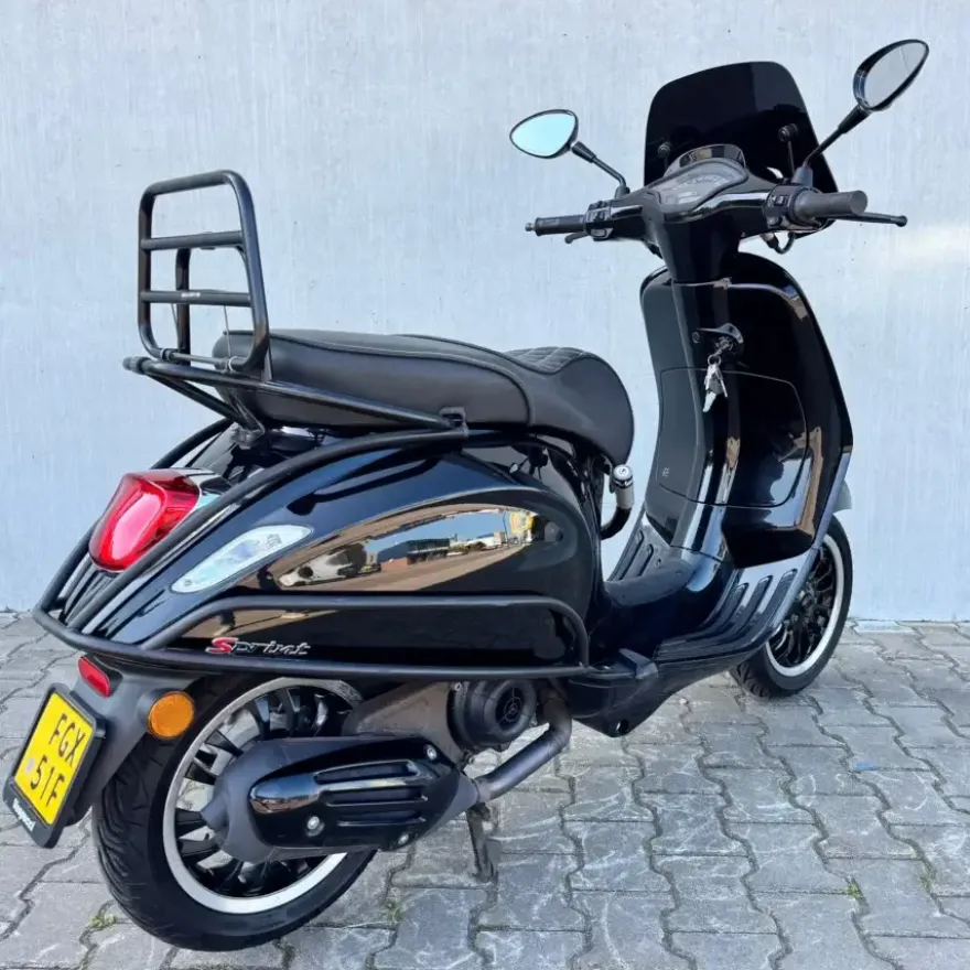 SOLD Vespa Sprint Glans Zwart FGX-51-F 3749