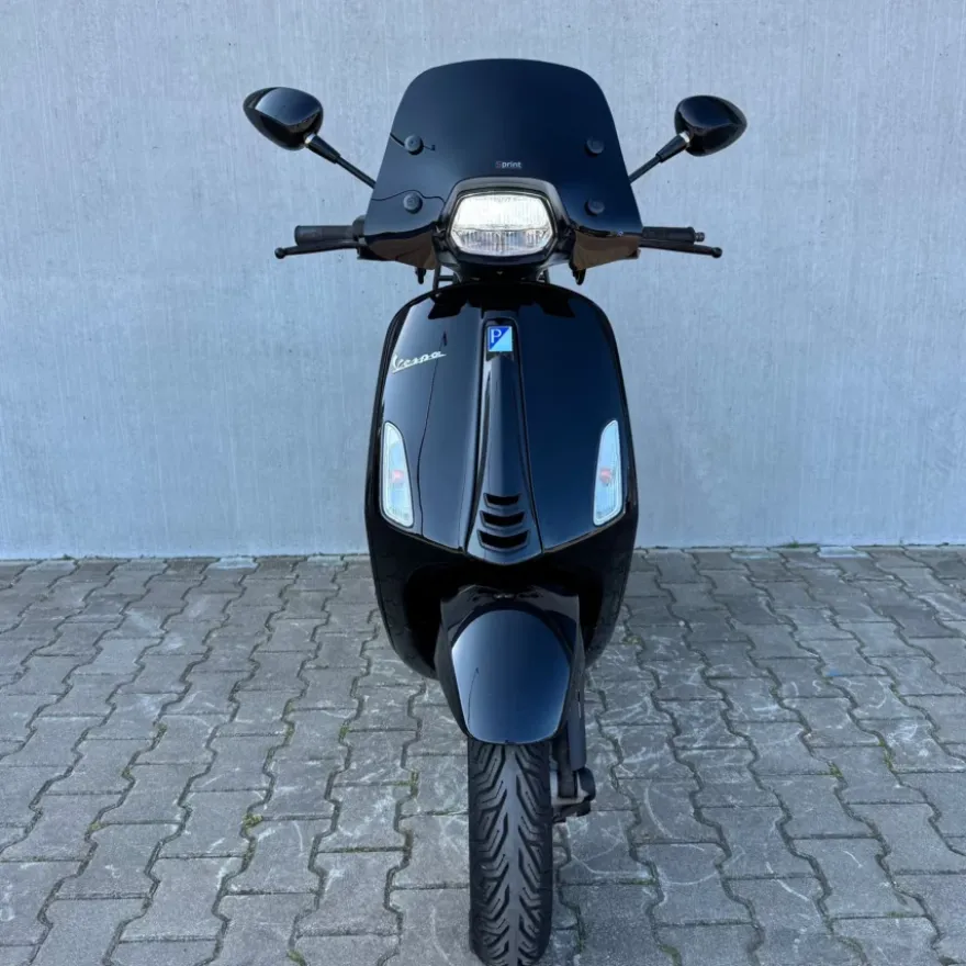 SOLD Vespa Sprint Glans Zwart FGX-51-F 3749
