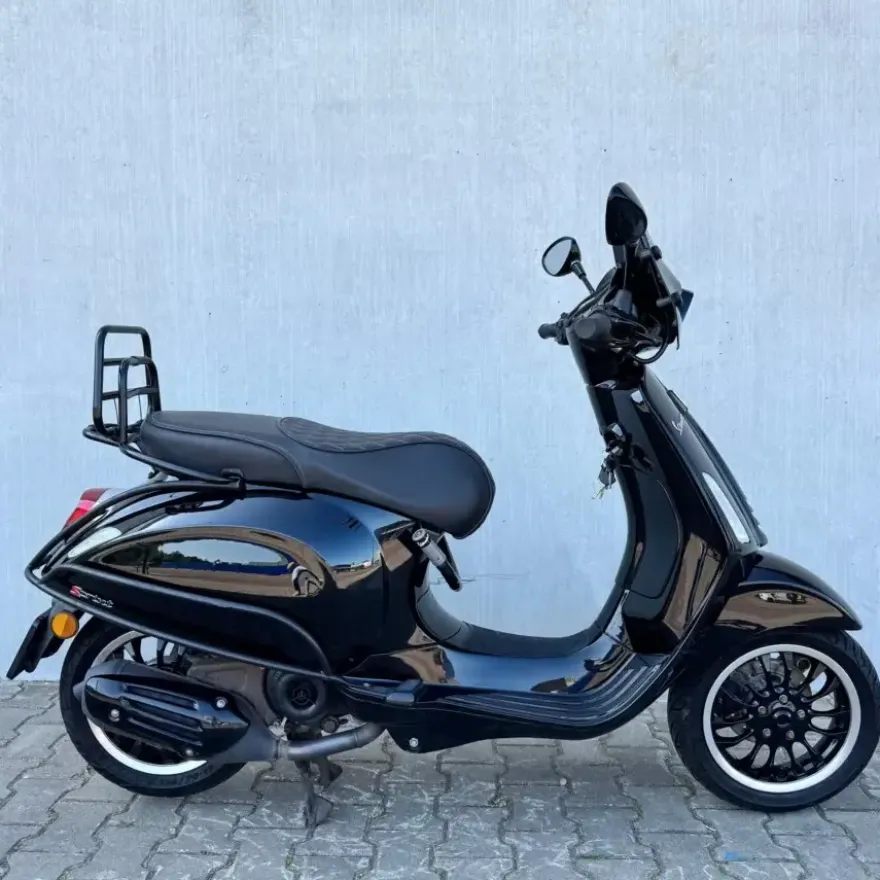 SOLD Vespa Sprint Glans Zwart FGX-51-F 3749