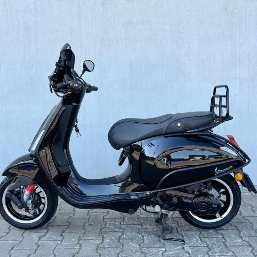 SOLD Vespa Sprint Glans Zwart FGX-51-F 3749