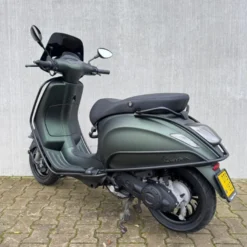 SOLD Vespa Sprint Mat Groen DTS-18-Z