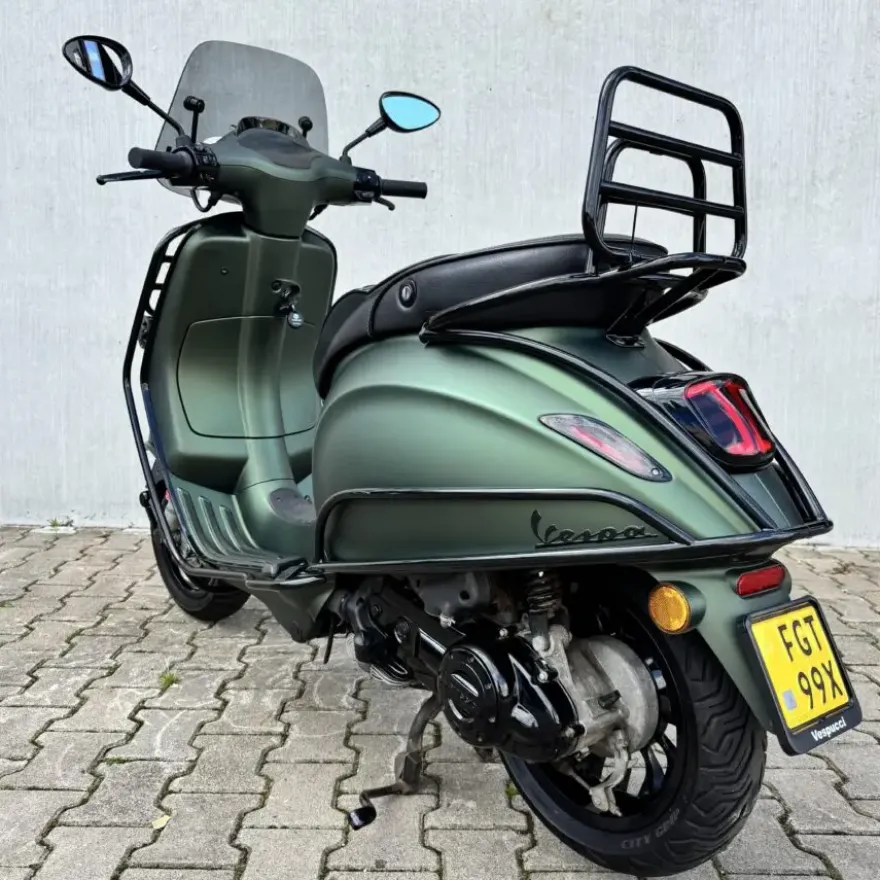 SOLD Vespa Sprint Mat Groen FGT-99-X